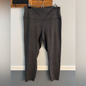 NWOT Quince High-Rise Crop Leggings Women’s XL – Charcoal Gray 3/4 Length